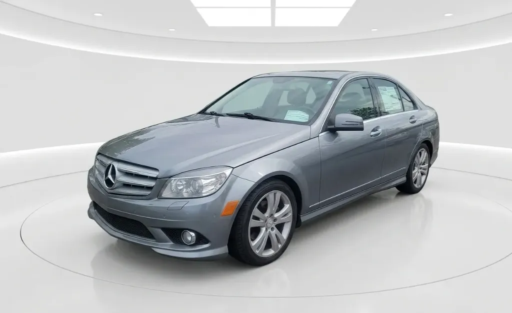 Mercedes C300 2010 - Photo 2