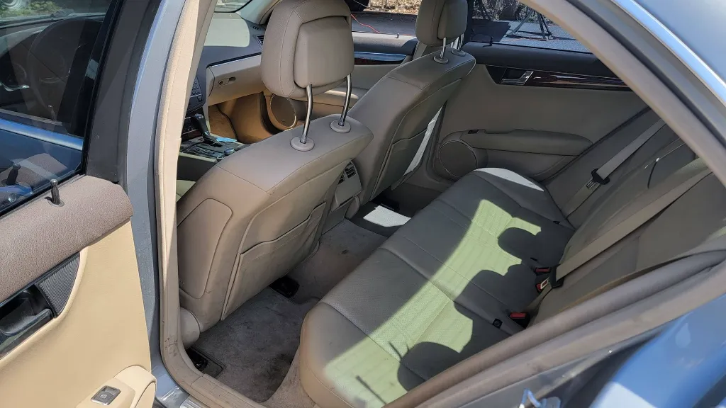 Mercedes C300 2010 - Photo 6