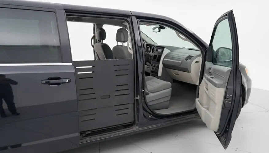 Dodge Grand Caravan SXT 2010 ADAPTÉ - Photo 6