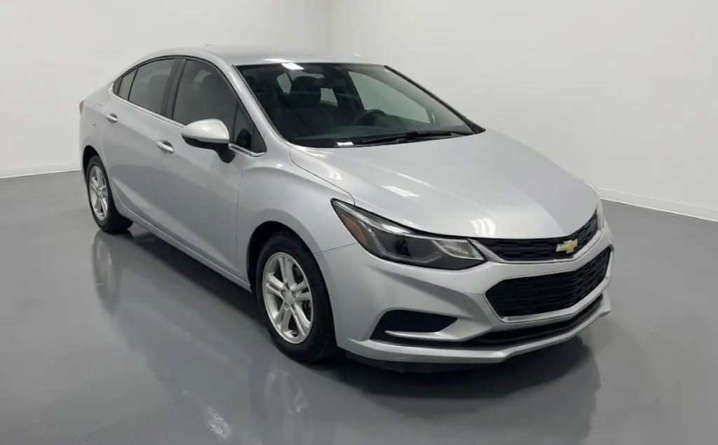 Chevrolet Cruze 2017 - Photo 2
